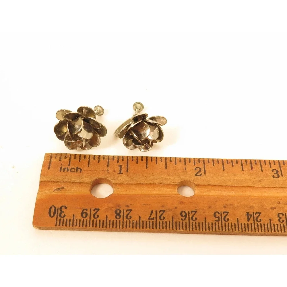 Vintage 1930's 3 Dimensional Pretty Silver Plated Flower‎ Sb Earrings